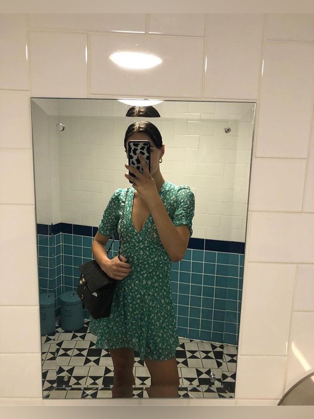 Realisation Par the Ozzie dress in poison ivy green mini dress floral - Picture 3 of 7